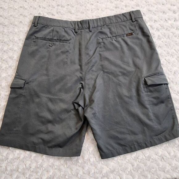 Greg Norman for Tasso Elba Medium Gray Golf Cargo Shorts Size 38 Waist (4691) - Picture 2 of 5